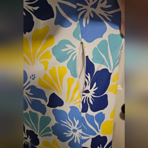 NWT J. McLaughlin Dorte Dress: Multi Hibiscus Print: Size- Large: UPF 50+ - Picture 6 of 12